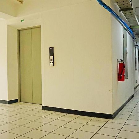 Oyo 91593 San San Rooms Apartment Gunung Putri Square غونونغبوتري المظهر الخارجي الصورة