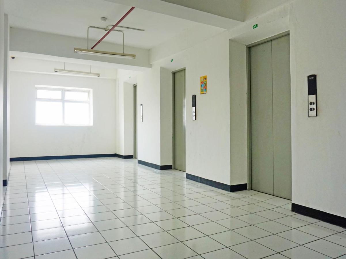 Oyo 91593 San San Rooms Apartment Gunung Putri Square غونونغبوتري المظهر الخارجي الصورة