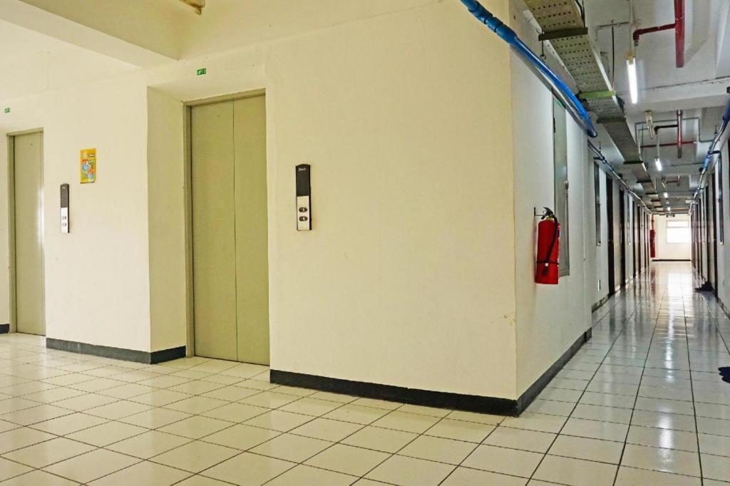 Oyo 91593 San San Rooms Apartment Gunung Putri Square غونونغبوتري المظهر الخارجي الصورة